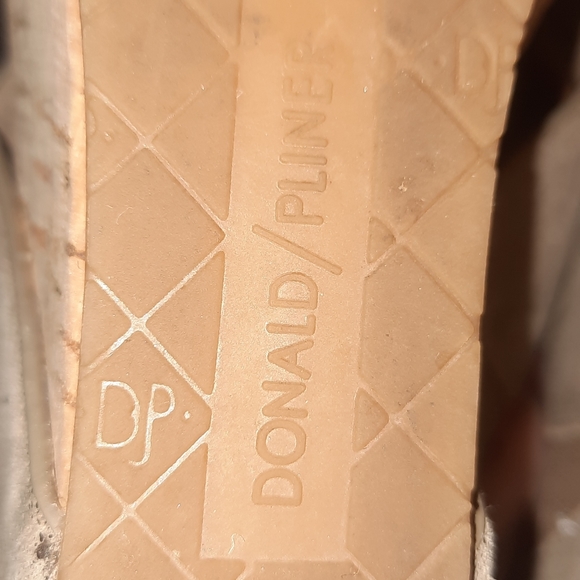 Donald j pliner genuine suede sandals size 9 - Picture 7 of 9